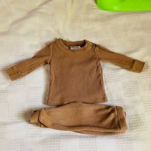 EUC Mebie baby rust set